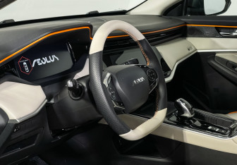 Подержанный автомобиль DongFeng Shine Max 2023 года (13 фото)