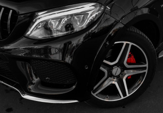 Подержанный автомобиль Mercedes-Benz GLE 2016 года (38 фото)