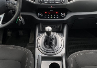 Подержанный автомобиль Kia Sportage 2011 года (13 фото)