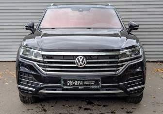 Подержанный автомобиль Volkswagen Touareg 2020 года (2 фото)