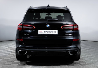Подержанный автомобиль BMW X5 2019 года (6 фото)