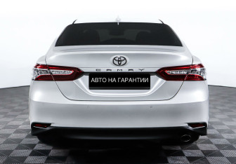 Подержанный автомобиль Toyota Camry Sedan 2021 года (6 фото)