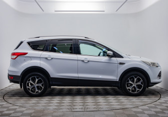 Подержанный автомобиль Ford Kuga 2013 года (6 фото)