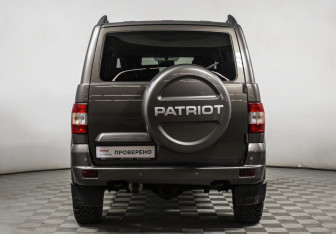 Подержанный автомобиль УАЗ Patriot 2017 года (6 фото)