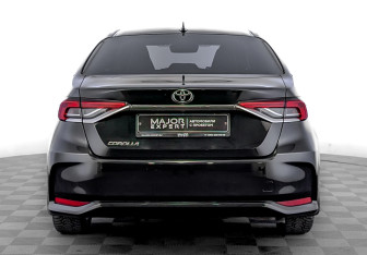 Подержанный автомобиль Toyota Corolla Sedan 2019 года (6 фото)