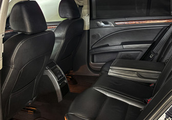 Подержанный автомобиль Skoda Superb Liftback 2011 года (14 фото)