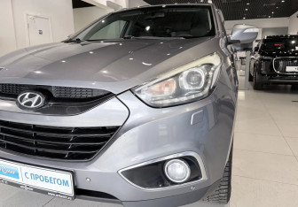 Подержанный автомобиль Hyundai ix35 2014 года (9 фото)