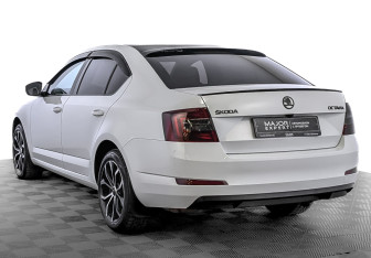 Подержанный автомобиль Skoda Octavia Liftback 2016 года (7 фото)