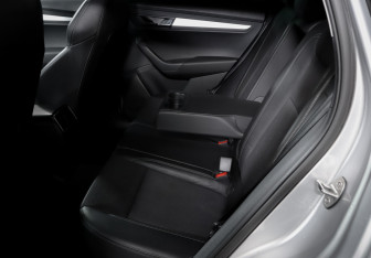 Подержанный автомобиль Skoda Karoq 2020 года (10 фото)