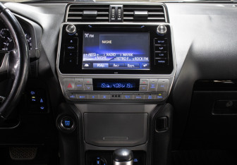 Подержанный автомобиль Toyota Land Cruiser Prado 2019 года (15 фото)