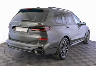 Новый BMW X7 2025 (2 фото)