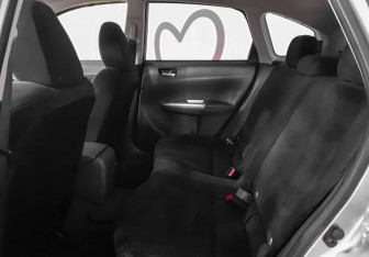 Подержанный автомобиль Subaru Impreza Hatchback 2007 года (10 фото)