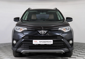 Подержанный автомобиль Toyota RAV4 2018 года (2 фото)