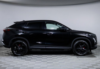 Подержанный автомобиль Omoda C5 2023 года (4 фото)