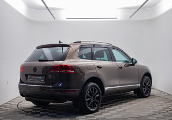 Подержанный автомобиль Volkswagen Touareg 2011 года (5 фото)