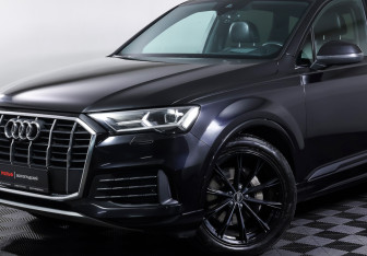 Подержанный автомобиль Audi Q7 2020 года (26 фото)