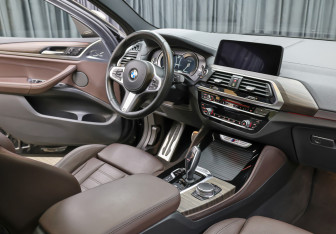 Подержанный автомобиль BMW X4 2019 года (11 фото)