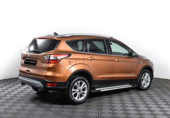Подержанный автомобиль Ford Kuga 2018 года (5 фото)