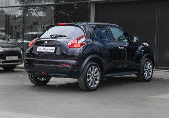 Подержанный автомобиль Nissan Juke 2012 года (4 фото)