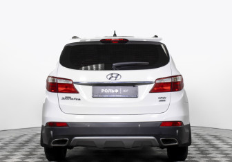 Подержанный автомобиль Hyundai Santa Fe 2014 года (6 фото)