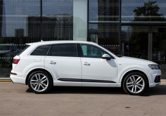 Подержанный автомобиль Audi Q7 2019 года (4 фото)