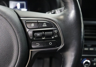 Подержанный автомобиль Kia Optima Sedan 2018 года (16 фото)