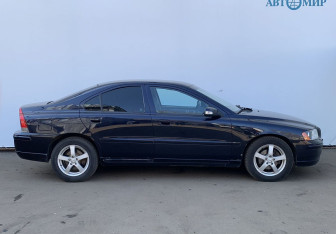 Подержанный автомобиль Volvo S60 2006 года (4 фото)