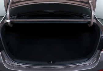 Подержанный автомобиль Kia Rio Sedan 2018 года (14 фото)