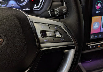 Подержанный автомобиль JAC T9 2024 года (28 фото)