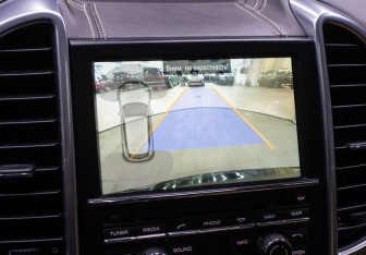 Подержанный автомобиль Porsche Cayenne 2014 года (23 фото)