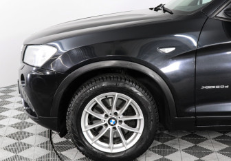 Подержанный автомобиль BMW X3 2011 года (8 фото)