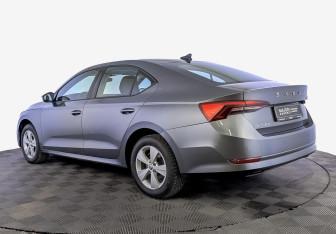 Подержанный автомобиль Skoda Octavia Liftback 2021 года (7 фото)