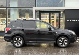 Подержанный автомобиль Subaru Forester Suv 2017 года (4 фото)