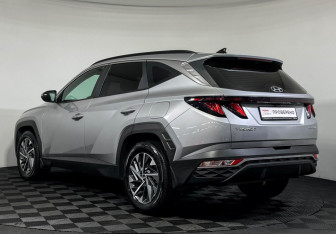 Подержанный автомобиль Hyundai Tucson 2022 года (7 фото)