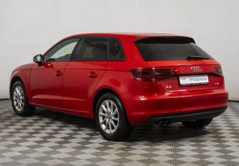 Подержанный автомобиль Audi A3 Hatchback 2013 года (7 фото)