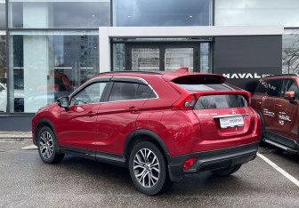 Подержанный автомобиль Mitsubishi Eclipse Cross 2019 года (7 фото)