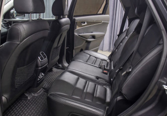Подержанный автомобиль Kia Sorento 2018 года (12 фото)