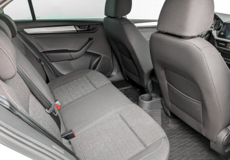Подержанный автомобиль Skoda Rapid Liftback 2022 года (12 фото)