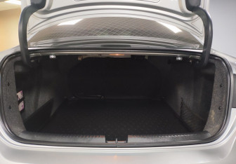 Подержанный автомобиль Volkswagen Jetta Sedan 2013 года (12 фото)