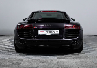 Подержанный автомобиль Audi R8 Coupe 2008 года (6 фото)