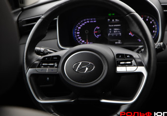 Подержанный автомобиль Hyundai Tucson 2022 года (12 фото)