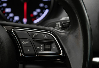 Подержанный автомобиль Audi A3 Sedan 2017 года (17 фото)