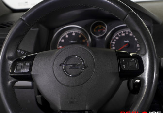 Подержанный автомобиль Opel Astra Hatchback 2008 года (12 фото)