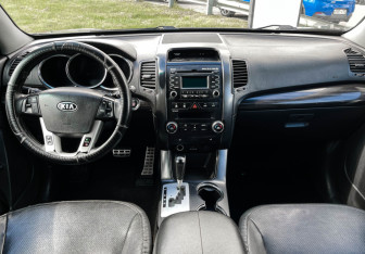 Подержанный автомобиль Kia Sorento 2012 года (12 фото)
