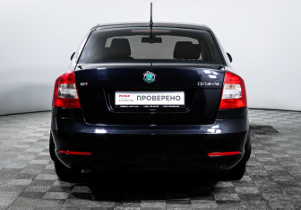 Подержанный автомобиль Skoda Octavia Liftback 2012 года (6 фото)