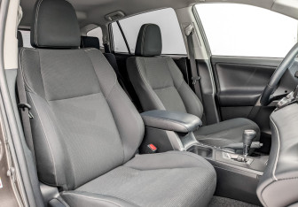 Подержанный автомобиль Toyota RAV4 2018 года (22 фото)