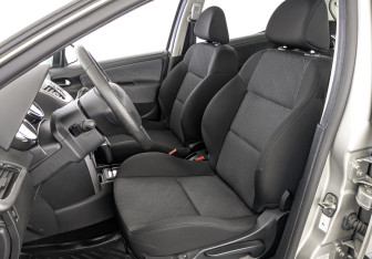 Подержанный автомобиль Peugeot 207 Hatchback 2008 года (20 фото)