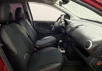 Подержанный автомобиль Nissan Note 2010 года (9 фото)