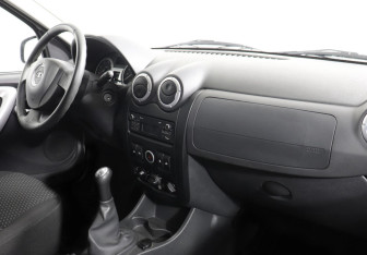 Подержанный автомобиль LADA (ВАЗ) Largus Wagon 2018 года (6 фото)