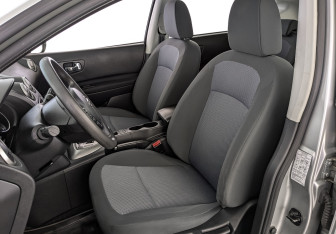 Подержанный автомобиль Nissan Qashqai 2012 года (20 фото)